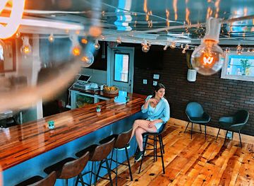 alabama/gulf-shores/bar/lauria-s-by-the-beach