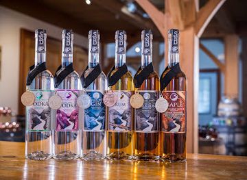 vermont/franklin-county/bar/smugglers-notch-distillery