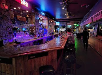 nevada/reno/downtown-reno/bar/shooters-saloon