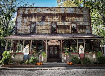 indiana/yellowwood-state-forest/bar/story-inn