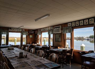 delaware/bombay-hook-national-wildlife-refuge/bar/sambo-s-tavern