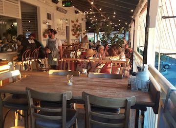australia/northern-western-australia/bar/the-balcony-bar-oyster-co