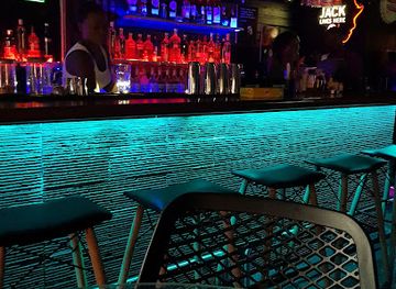 cote-d-ivoire/comoe-national-park/bar/ninety-degree-90