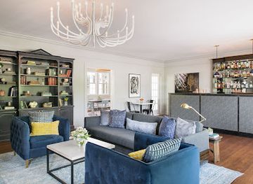 virginia/charlottesville/bar/chateau-lobby-bar