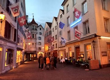 switzerland/graubunden/bar/toms-beer-box