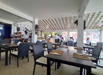 mozambique/makonde-plateau/bar/campo-di-mare