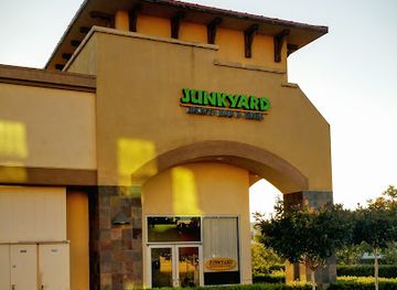 california/oceanside/bar/junkyard-sports-bar-grill