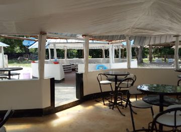 kenya/lamu-archipelago/bar/the-luxe-lounge-bar-and-restaurant