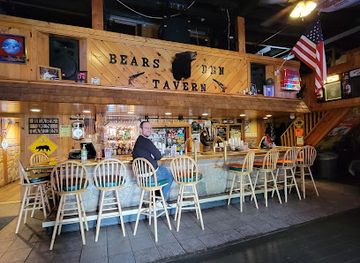maine/piscataquis-county/bar/bears-den-restaurant-tavern