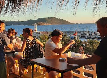 turkiye/kas/bar/loop-kas