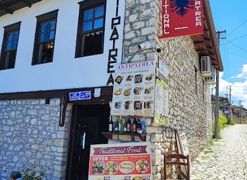 albania/berat/bar/antipatrea-traditional-restaurant-cocktails
