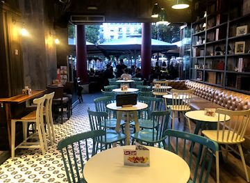 greece/thessaloniki/ladadika/bar/mojo-cocktail-wine-bar