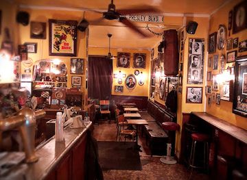 france/paris/montmartre/bar/chez-camille