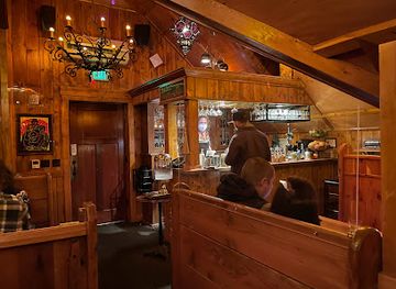 oregon/deschutes-county/bar/broom-closet-bar-at-mcmenamins-old-st-francis
