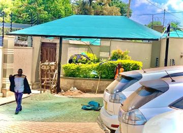 uganda/queen-elizabeth-national-park/bar/sky-7-bar-and-lodges