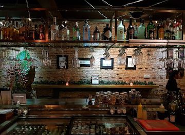 malaysia/mulu-national-park/bar/zinc-restaurant-bar