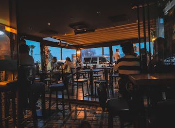 turkiye/izmir/karsiyaka/bar/efes-corner