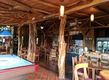 costa-rica/arenal-volcano-national-park/bar/howlers-bar-grill