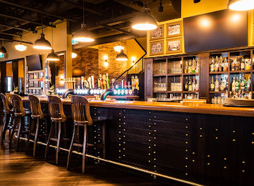 canada/okanagan/bar/lion-s-head-tavern