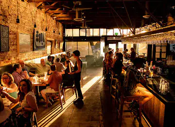 Ermanos Bar
