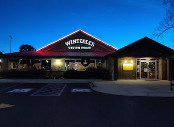 alabama/lake-guntersville/bar/wintzell-s-oyster-house