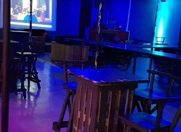 tanzania/dar-es-salaam/masaki/bar/octagon