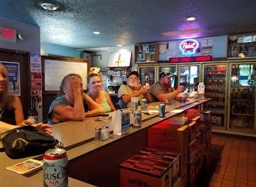 illinois/mississippi-palisades-state-park/bar/l-j-bootlegger-saloon