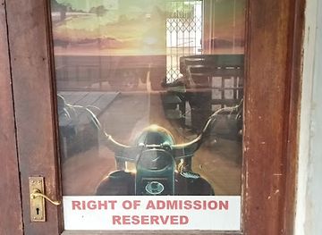 mozambique/limpopo-national-park/bar/the-cave-pub