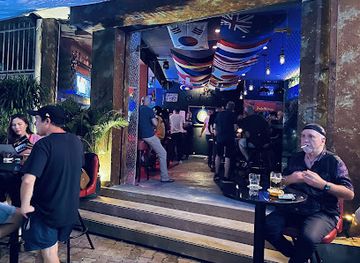 vietnam/da-nang/hai-chau-district/bar/the-dude-bar