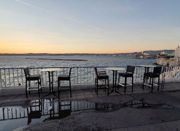 france/marseille/la-corniche/bar/le-monument