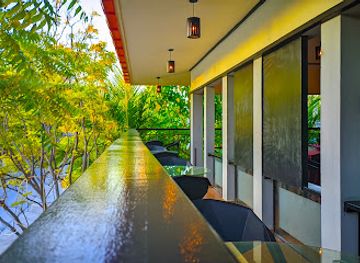 maldives/gnaviyani-atoll/bar/highway-rest