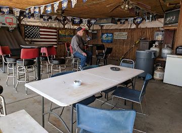 illinois/cahokia-mounds-state-historic-site/bar/butch-s-bar-grill