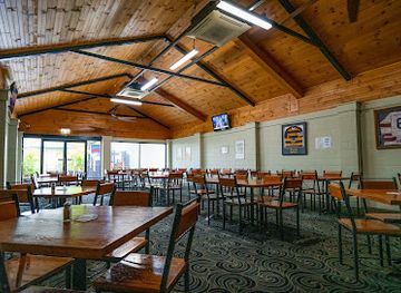 australia/central-highlands/bar/capella-hotel-motel