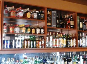 uganda/lake-bunyonyi/bar/rendezvous-valley-pub