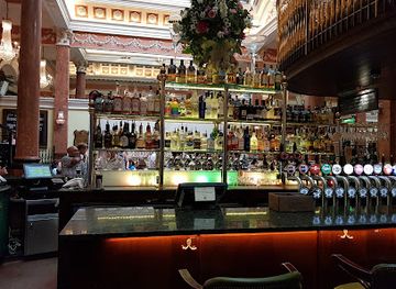 ireland/dublin/trinity-college/bar/the-bank-on-college-green