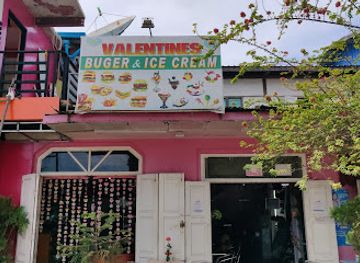 myanmar-burma/hsipaw/bar/valentines-burger-ice-cream