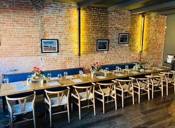 montana/beartooth-highway/bar/one-legged-magpie