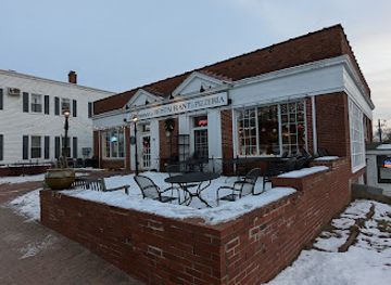 connecticut/litchfield-hills/bar/difrancos-restaurant