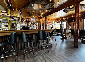 montana/the-cabinet-mountains/bar/happy-s-inn