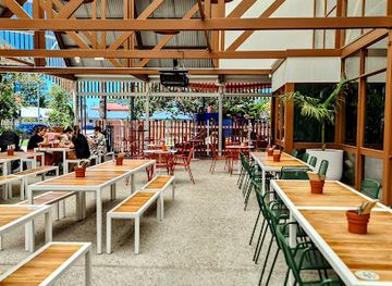 australia/gold-coast/burleigh-heads/bar/burleigh-town-hotel