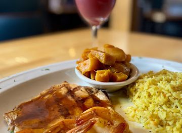 rhode-island/blackstone-river-bikeway/bar/roast-house-pub-restaurant