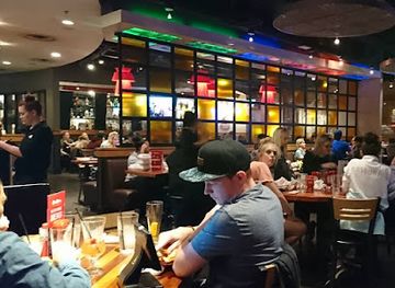 maine/augusta/bar/red-robin-gourmet-burgers-and-brews