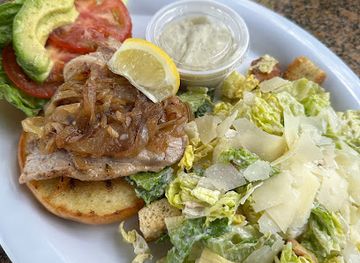 florida/fakahatchee-strand-preserve-state-park/bar/gator-grille