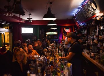 italy/marche/bar/moonshiners