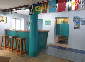 saint-vincent-and-the-grenadines/bequia/bar/porthole-bequia