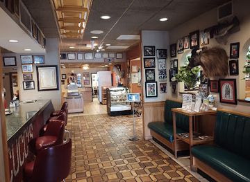 virginia/george-washington-and-jefferson-national-forests/bar/cucci-s-pizzeria