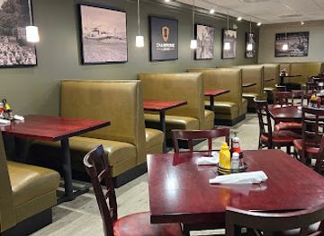 kansas/emporia/bar/champs-bar-grill-champions-landing