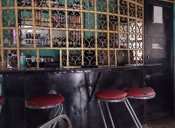 the-gambia/kunta-kinteh-island/bar/padis-bar