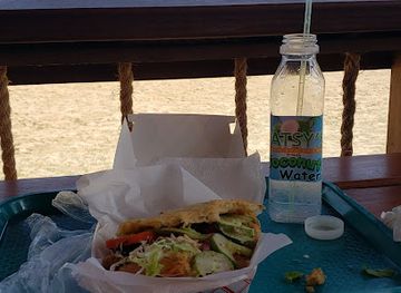 trinidad-and-tobago/maracas-bay/bar/patsy-s-bake-shark