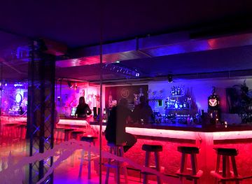 switzerland/saas-fee/bar/platzhirsch